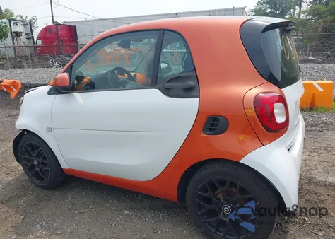 2016 Smart Fortwo из США, поврежденный, VIN WMEFJ5DAXGK054834